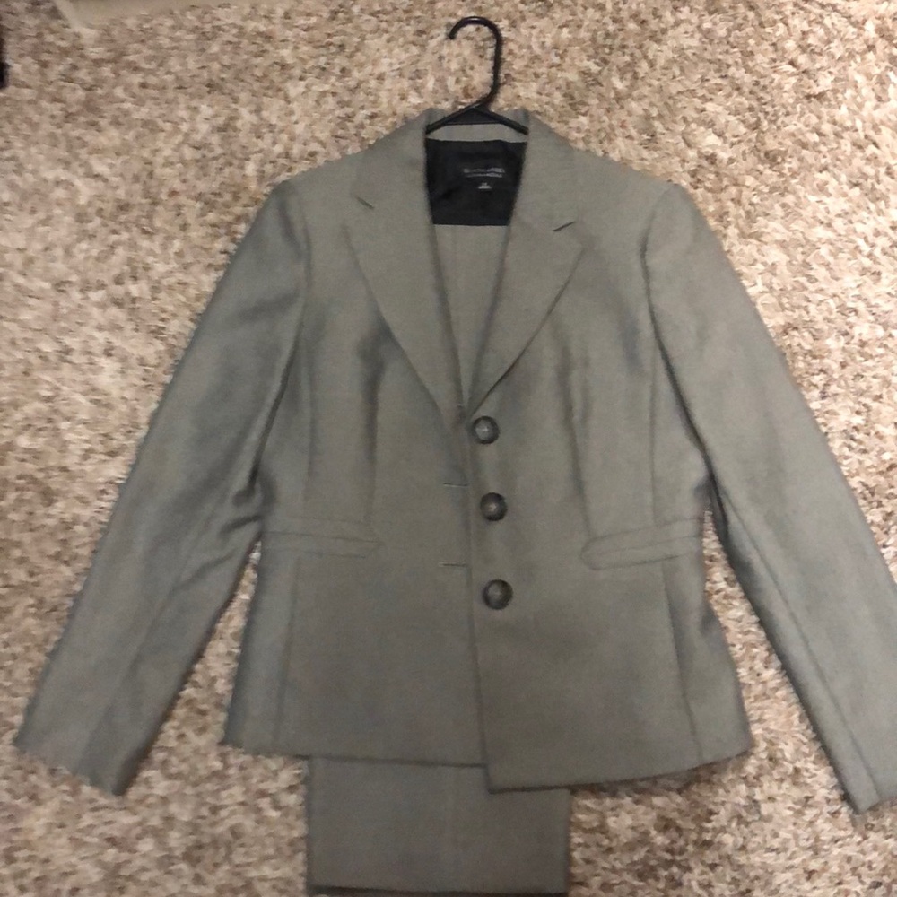 NWOT herringbone pattern suit